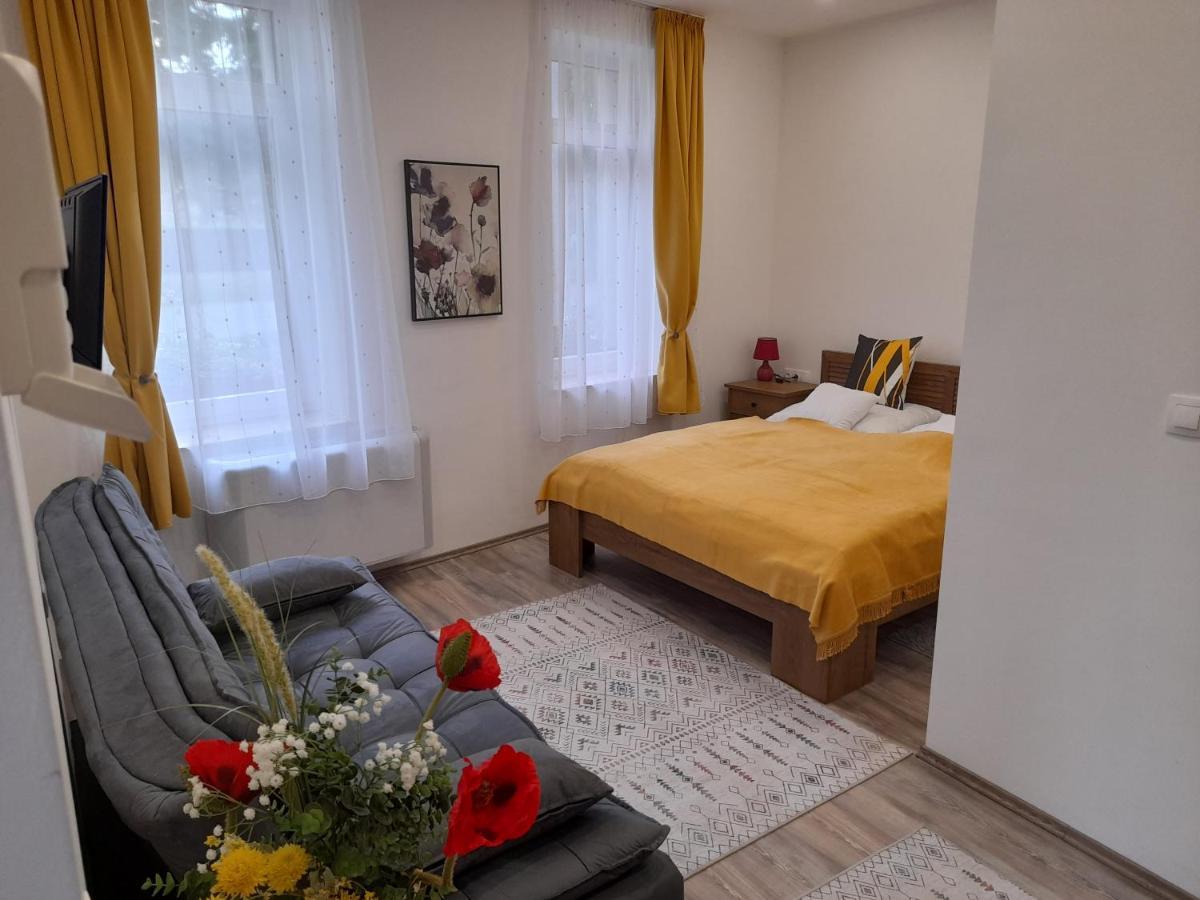Adamko Borkert Haz Bed & Breakfast วิลานี ภายนอก รูปภาพ