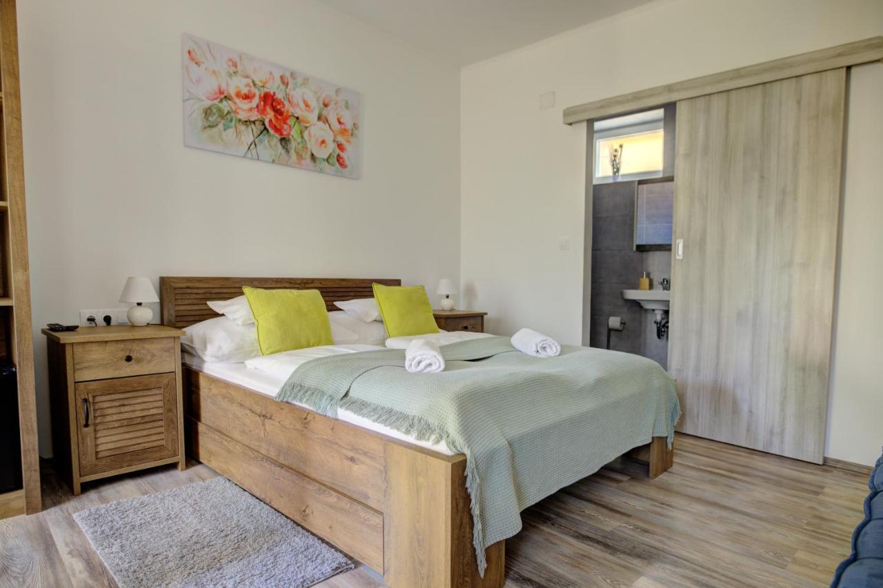 Adamko Borkert Haz Bed & Breakfast วิลานี ภายนอก รูปภาพ