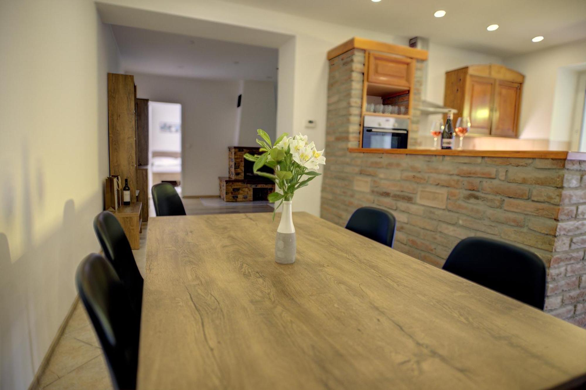 Adamko Borkert Haz Bed & Breakfast วิลานี ภายนอก รูปภาพ