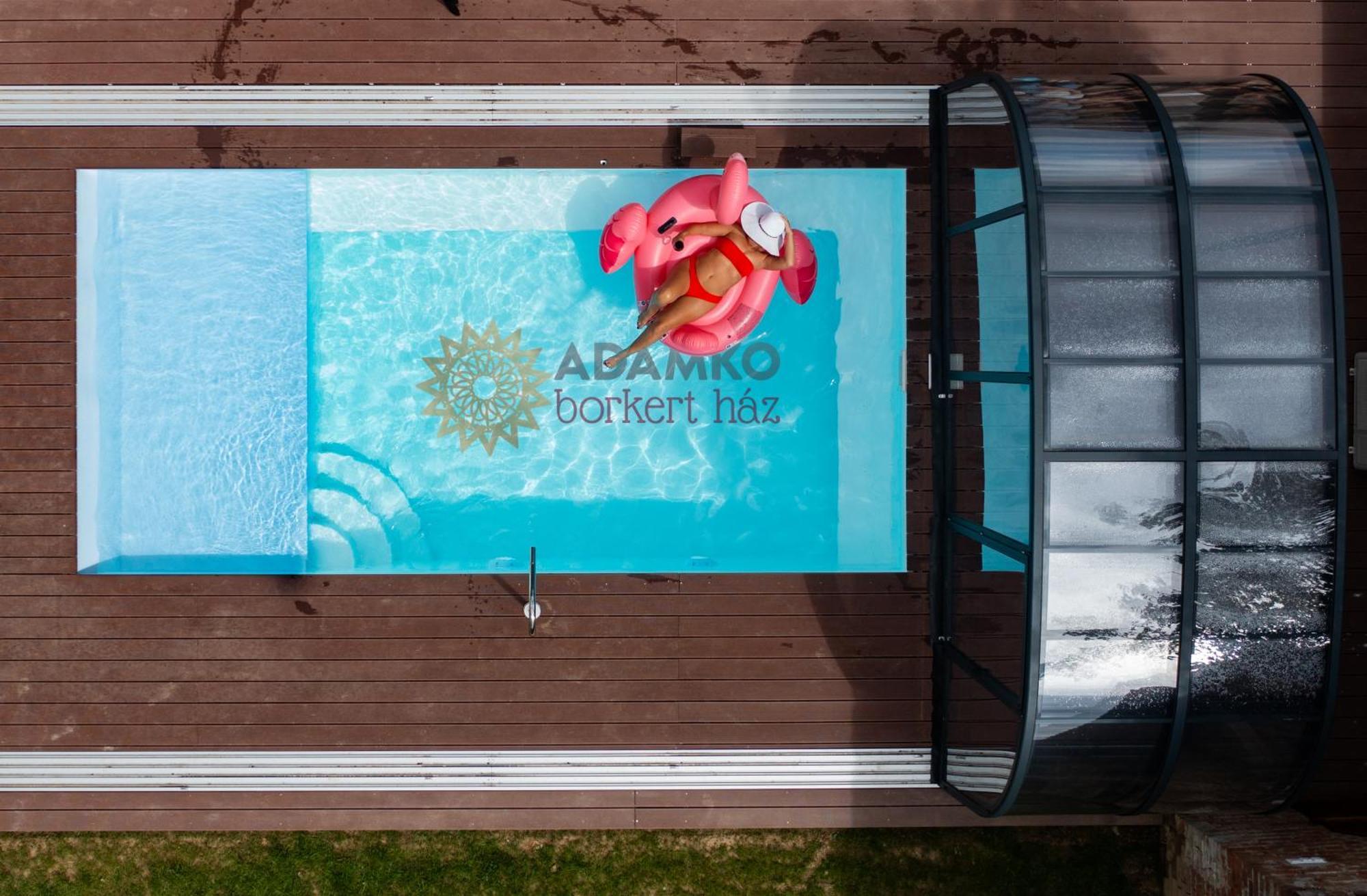 Adamko Borkert Haz Bed & Breakfast วิลานี ภายนอก รูปภาพ
